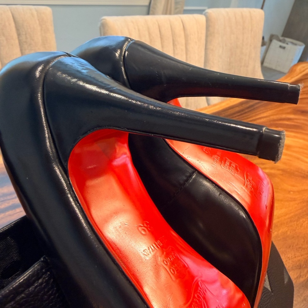 CHRISTIAN LOUBOUTIN Kid Simple 100 Black Kidskin Leather Pumps SZ39 / 8 1/2 4”H - Picture 6 of 13